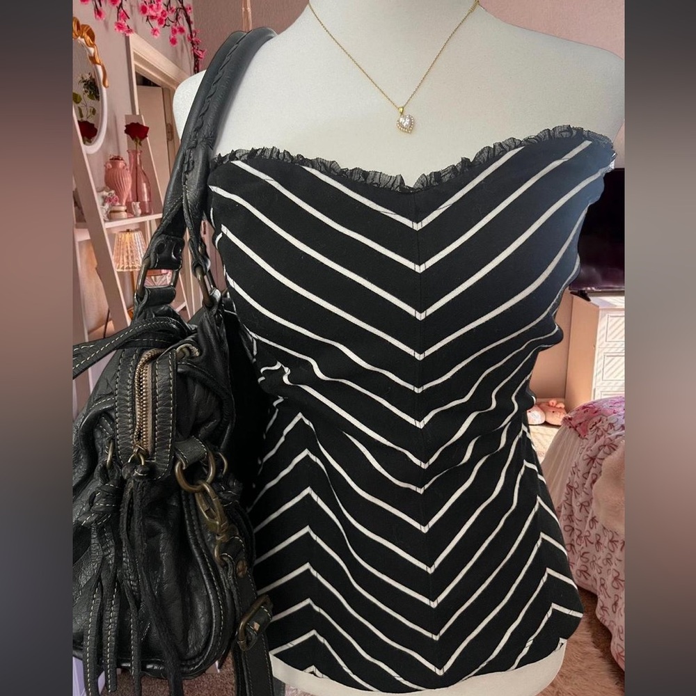 🖤White House Black Market Black and White Chic Tube Top🖤